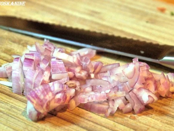 Panierte Rotbarschfilets mit Pastis-Sauce und Vanille-Tomaten - Rezept - Bild Nr. 5