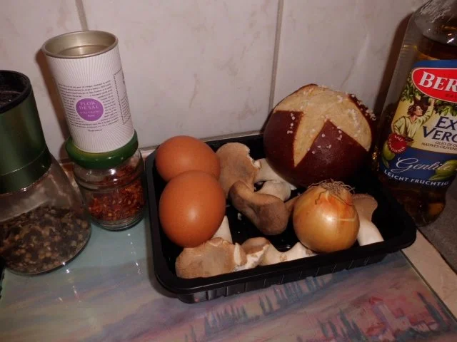 Pfannengericht: Omelett mit Pilzen und Brötchen - Rezept - Bild Nr. 2