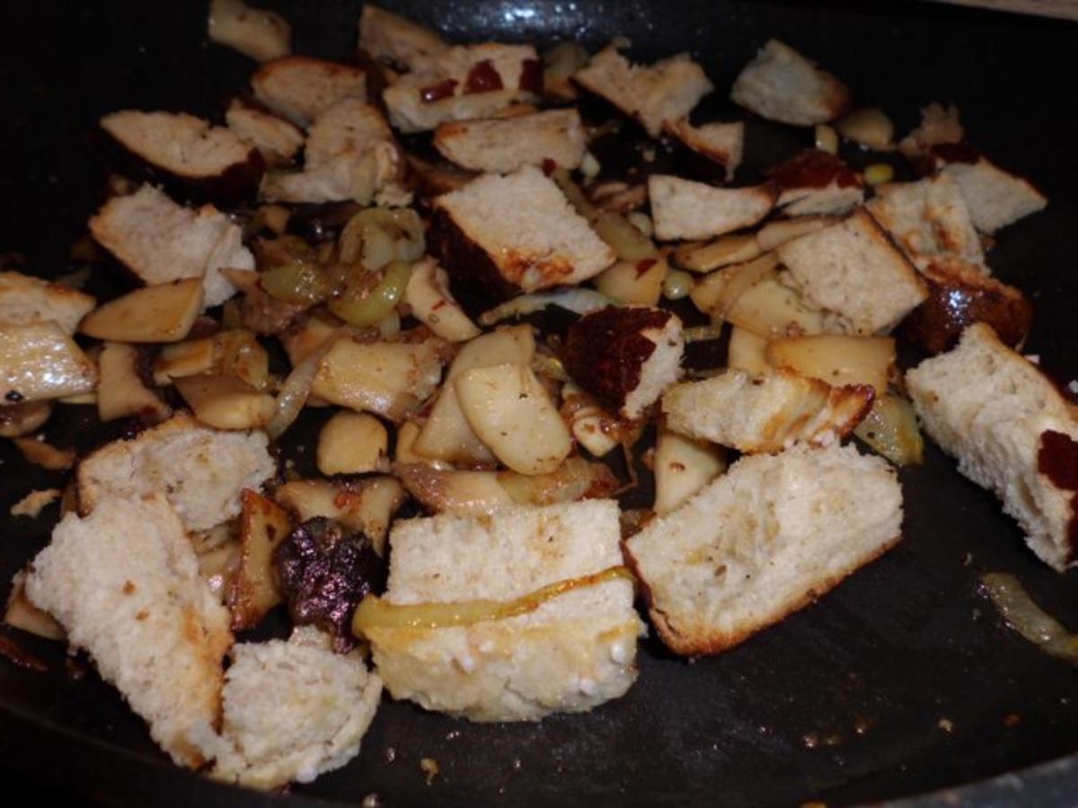 Pfannengericht: Omelett mit Pilzen und Brötchen - Rezept - Bild Nr. 5