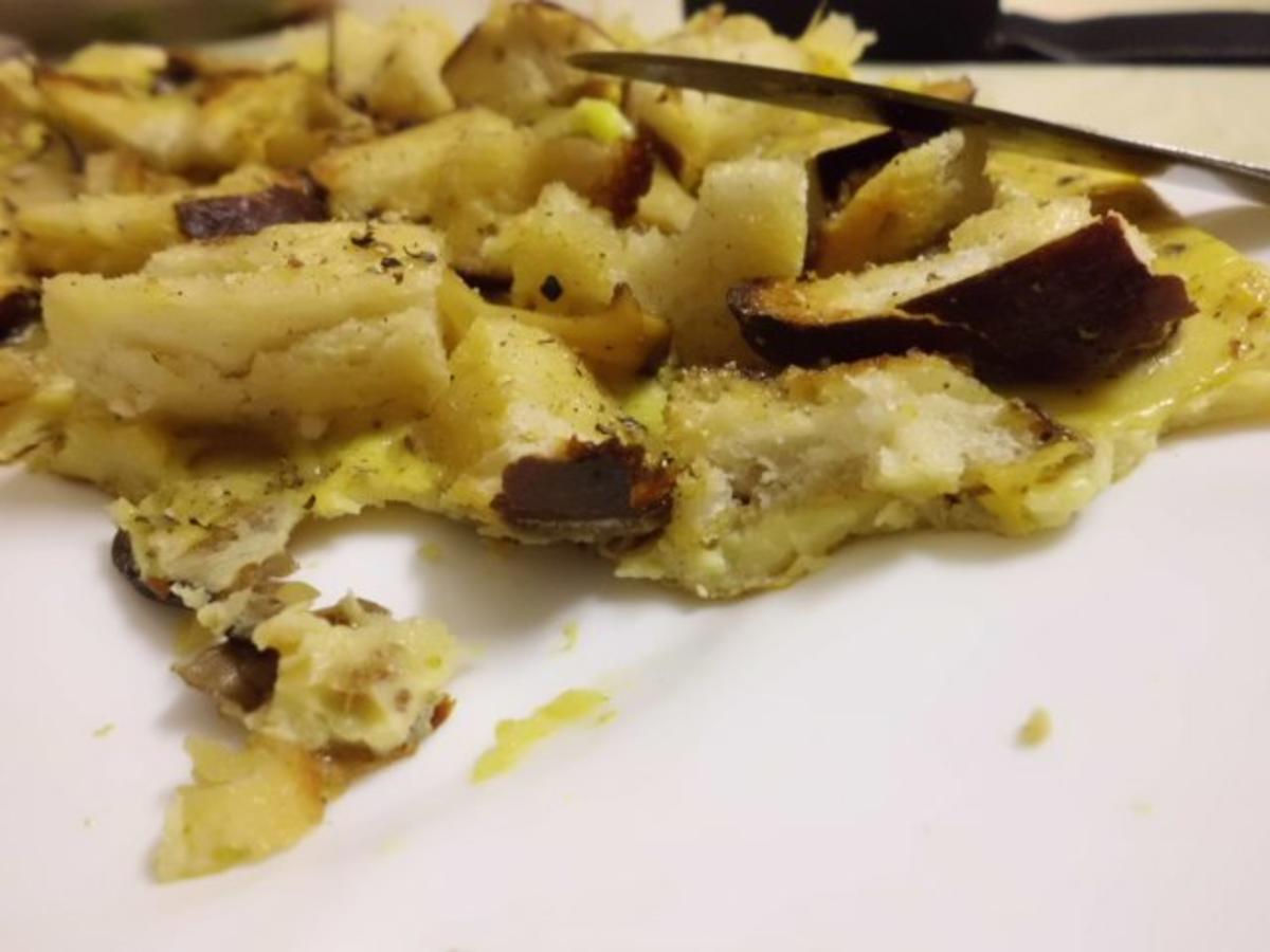 Pfannengericht: Omelett mit Pilzen und Brötchen - Rezept - Bild Nr. 7