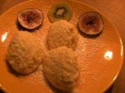 Weiße Mousse mit Kiwi und Feigen - Rezept