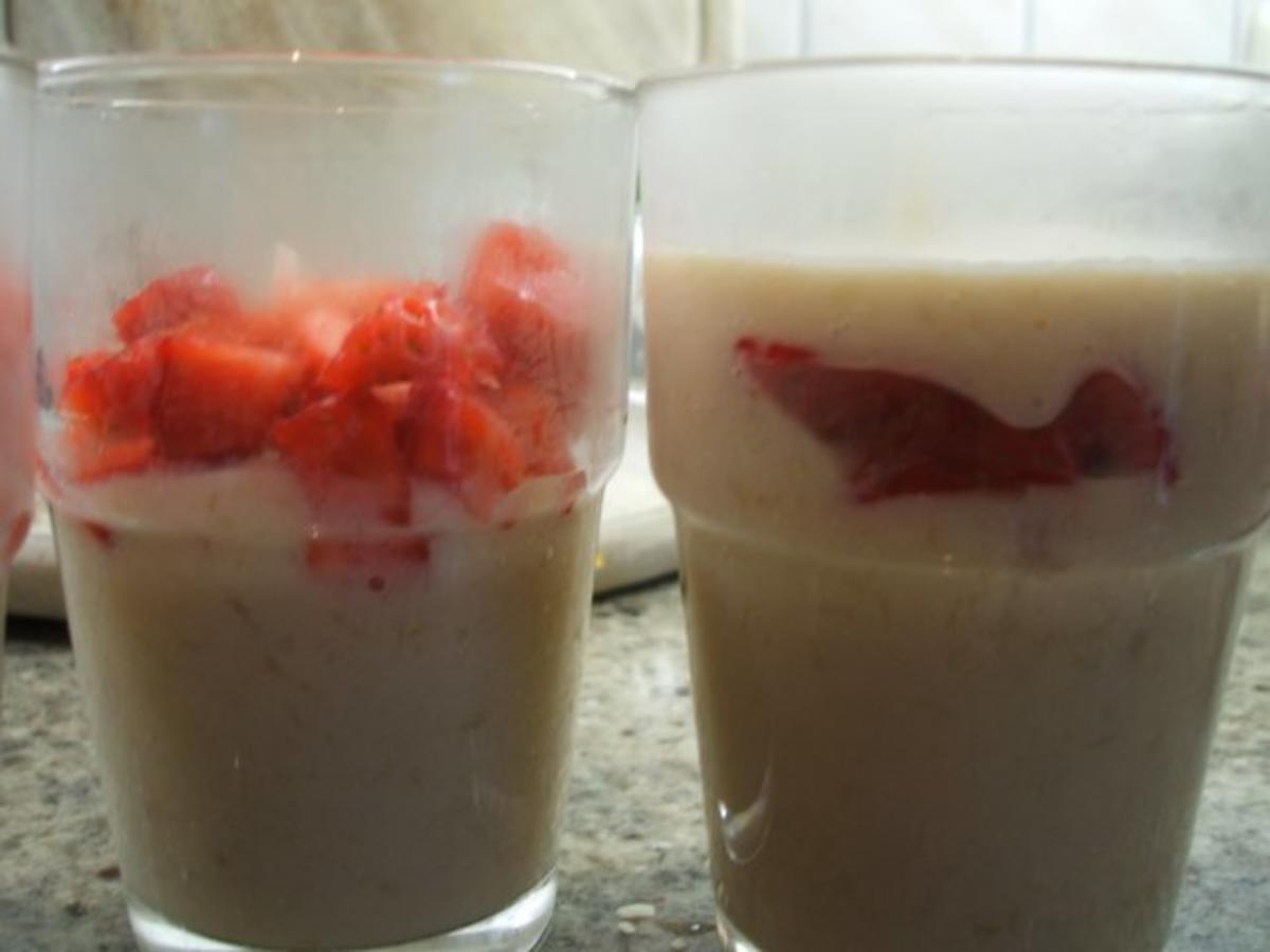 Dessert: Rhabarber-Buttermilch mit Erdbeeren - Rezept - Bild Nr. 7