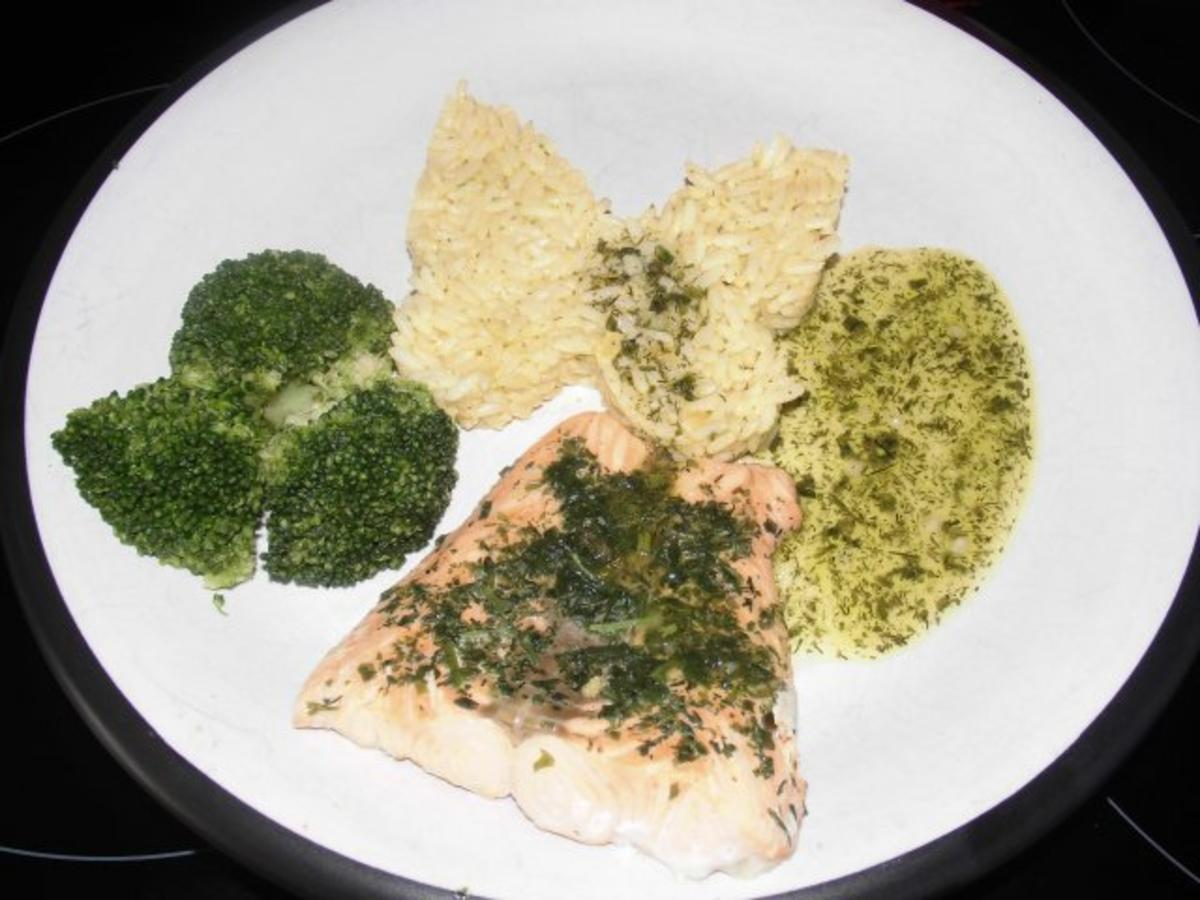 Bilder für Lachs ohne Haut - Dampf gegart - mit kalter Vinaigrette, Curry - Mango - Reis u. Broccoli - Rezept