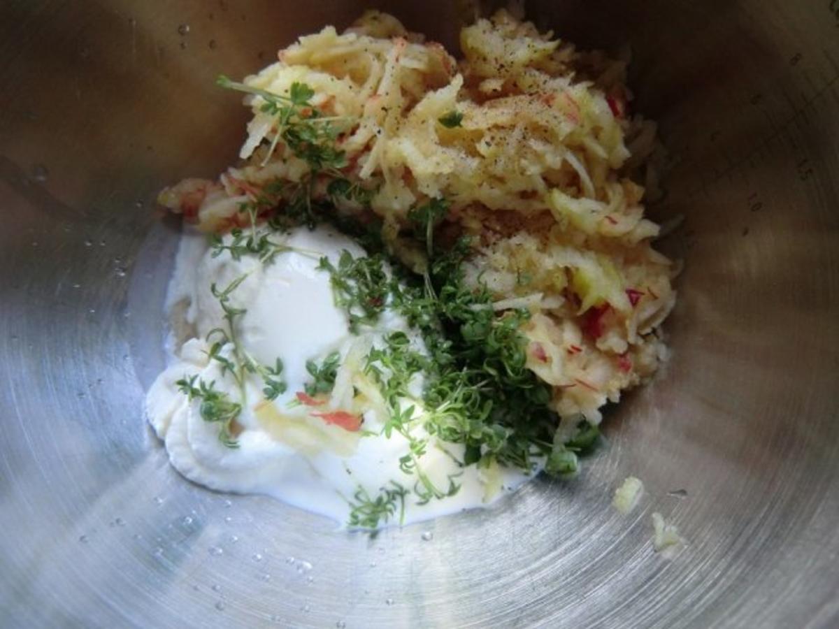 Apfel- Kresse- Salat mit Brotchip und Forelle - Rezept - Bild Nr. 2