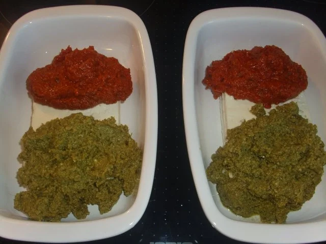 Rezept: Gebackener Schafskäse mit zwei Pesto und Schichtsalat Bild Nr. 3 Gebackener Schafskäse mit zwei Pesto und Schichtsalat - Rezept - Bild Nr. 3