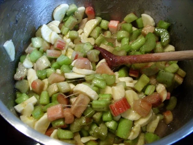 Rezept: Konfitüre & Co: Rhabarber-Banane Bild Nr. 2 Konfitüre & Co: Rhabarber-Banane - Rezept - Bild Nr. 2