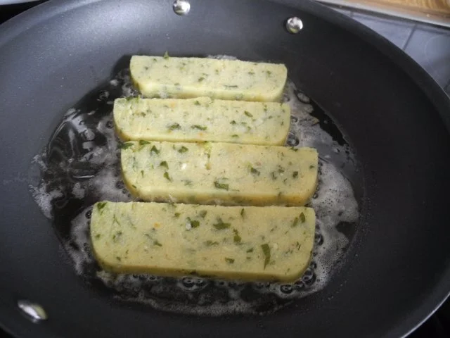 Rezept: Vegan : Gebratene Petersilien - Polenta mit Dürrpflaumen - Zwiebel - Champignons Bild Nr. 14 Vegan : Gebratene Petersilien - Polenta mit Dürrpflaumen - Zwiebel - Champignons - Rezept - Bild Nr. 14