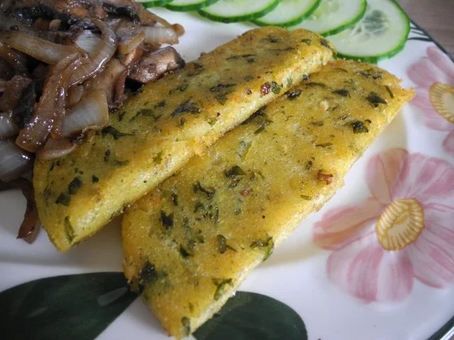 Rezept: Vegan : Gebratene Petersilien - Polenta mit Dürrpflaumen - Zwiebel - Champignons Bild Nr. 2 Vegan : Gebratene Petersilien - Polenta mit Dürrpflaumen - Zwiebel - Champignons - Rezept - Bild Nr. 2