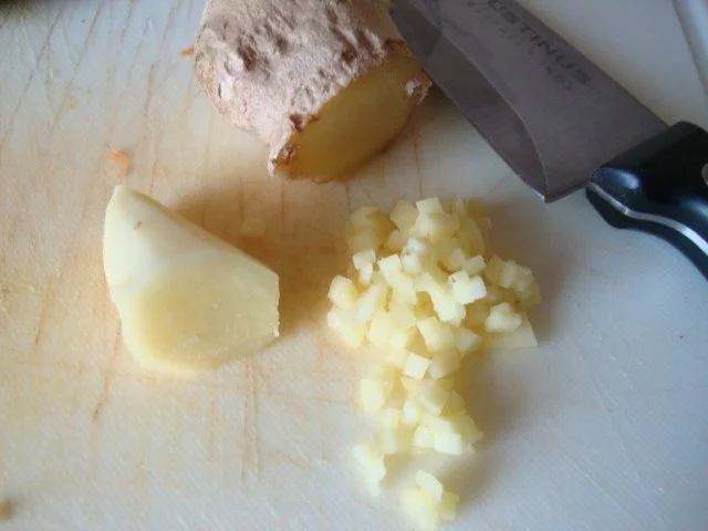 Weißbiersüppchen mit Marktgemüse und gerösteten Weisswurstscheiben - Rezept - Bild Nr. 5