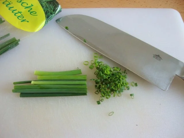 Weißbiersüppchen mit Marktgemüse und gerösteten Weisswurstscheiben - Rezept - Bild Nr. 13