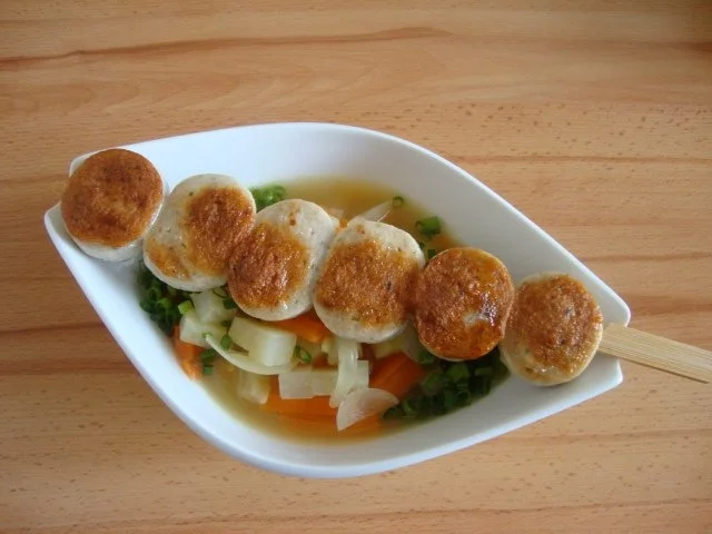 Weißbiersüppchen mit Marktgemüse und gerösteten Weisswurstscheiben - Rezept - Bild Nr. 15