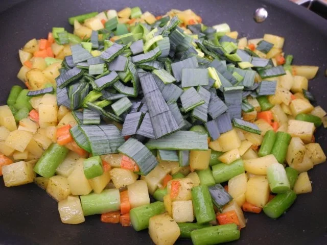 Rezept: Vegan : Gewürfelte Gemüsepfanne Bild Nr. 16 Vegan : Gewürfelte Gemüsepfanne - Rezept - Bild Nr. 16