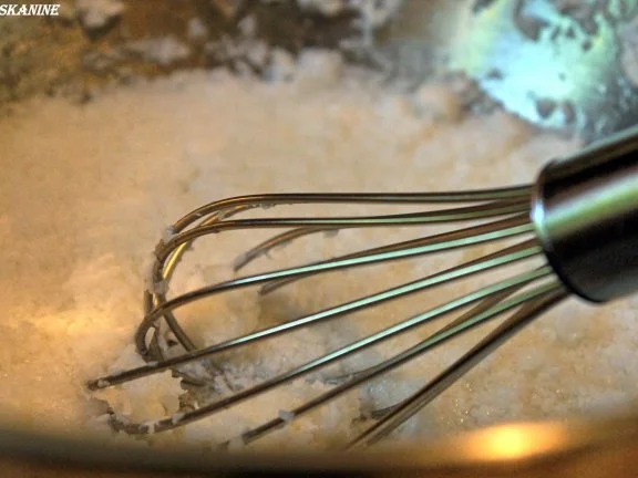 Quindim - Limetten-Kokos-Flan mit Rum-Karamell-Sauce - Rezept - Bild Nr. 6