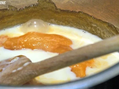 Quindim - Limetten-Kokos-Flan mit Rum-Karamell-Sauce - Rezept - Bild Nr. 3