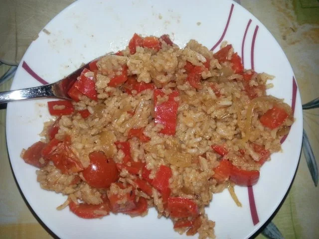 Rezept: Reis mit Tomaten-Paprika-Gemüse Reis mit Tomaten-Paprika-Gemüse - Rezept