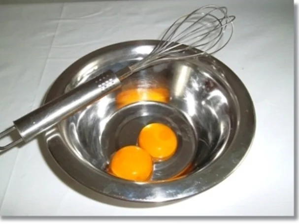 Zweierlei Spargel mit Kräuter Sauce, Drillingen und Lachs-Rose dazu - Rezept - Bild Nr. 13