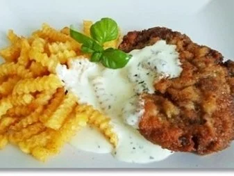 Rezept: Rinderschnitzel mit Kräuter Sauce und Wellenschnitt Pommes dazu Bild Nr. 2 Rinderschnitzel mit Kräuter Sauce und Wellenschnitt Pommes dazu - Rezept - Bild Nr. 2
