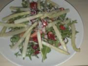 Lauwarme Spargelspitzen auf fruchtigen Salat - Rezept