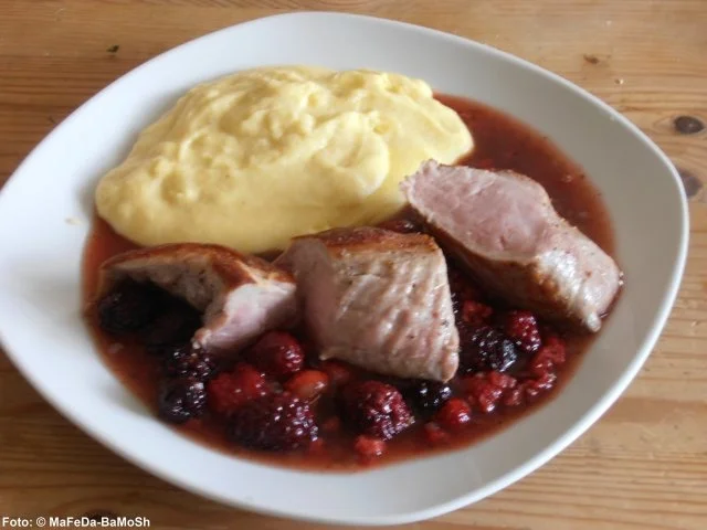 Rezept: Schweinefilet mit Beeren-Sauce Schweinefilet mit Beeren-Sauce - Rezept