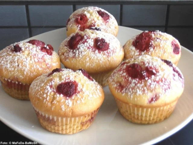 Vanille-Muffins mit Himbeeren - Rezept
