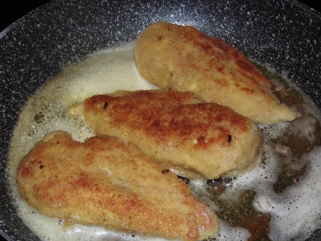 Panierte Hähnchenbrust mit Paprika - Aprikosen - Majoran - Gemüse und Stampf - Rezept - Bild Nr. 2