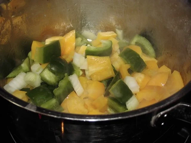 Panierte Hähnchenbrust mit Paprika - Aprikosen - Majoran - Gemüse und Stampf - Rezept - Bild Nr. 4