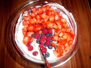 Frucht-Quark mit Sahne - Rezept