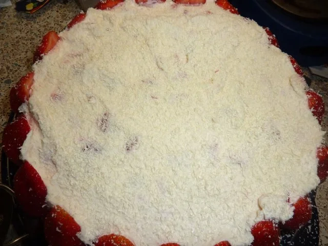 Rezept: Torten: Erdbeertorte mit Schmand Bild Nr. 5 Torten: Erdbeertorte mit Schmand - Rezept - Bild Nr. 5