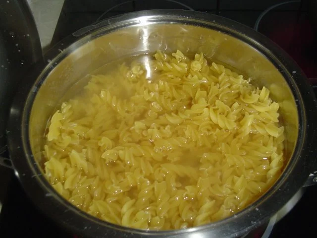 Würzige Nudelpfanne mit Gemüse. - Rezept - Bild Nr. 3