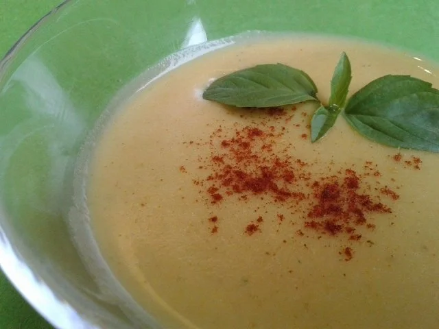 Rezept: Topinambur-Kartoffelsuppe mit Curry Topinambur-Kartoffelsuppe mit Curry - Rezept