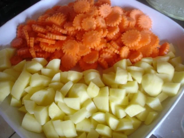 Rezept: Möhren-Zucchini-Blüten-Eintopf Bild Nr. 7 Möhren-Zucchini-Blüten-Eintopf - Rezept - Bild Nr. 7