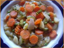 Möhren-Zucchini-Blüten-Eintopf - Rezept