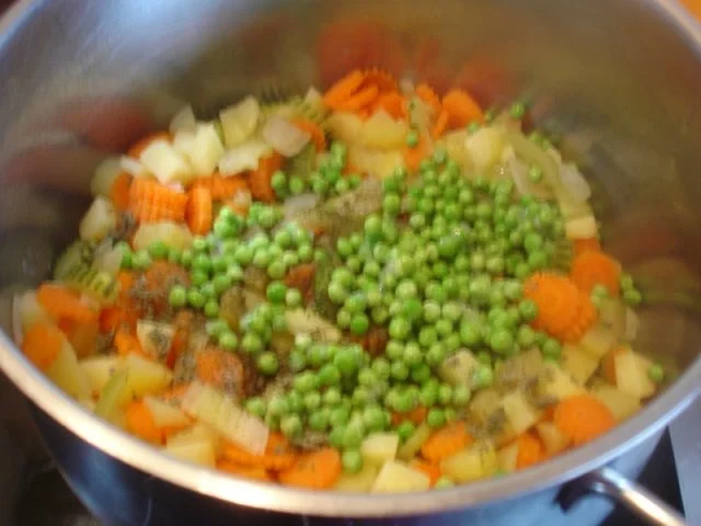 Rezept: Möhren-Zucchini-Blüten-Eintopf Bild Nr. 16 Möhren-Zucchini-Blüten-Eintopf - Rezept - Bild Nr. 16