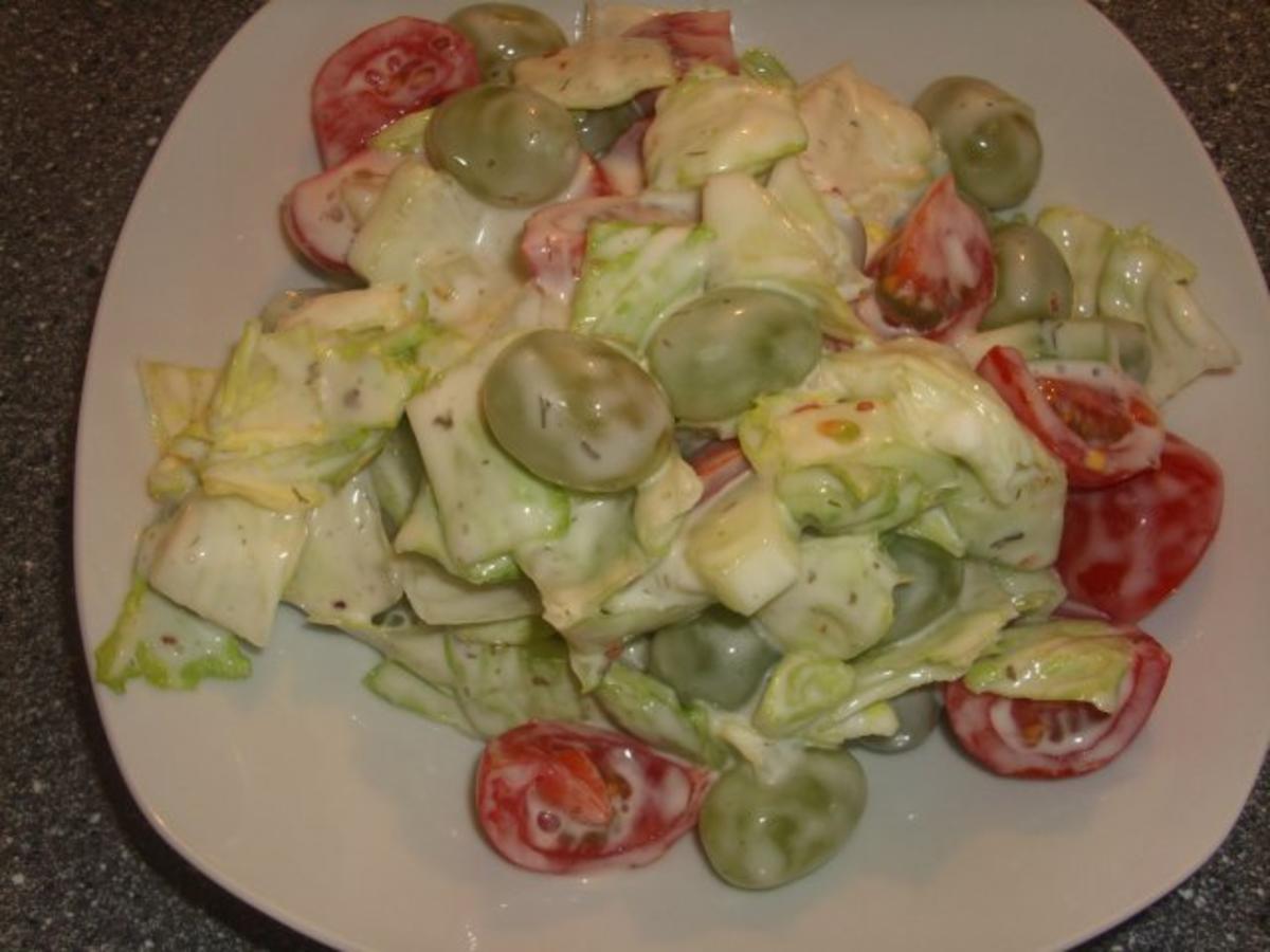 Gemischter Salat mit Weintrauben - Rezept