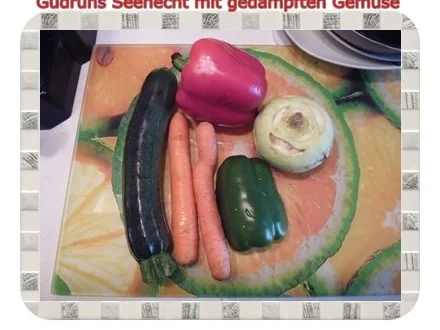 Rezept: Fisch: Seehecht mit gedämpften Gemüse und Tomatensoße Bild Nr. 5 Fisch: Seehecht mit gedämpften Gemüse und Tomatensoße - Rezept - Bild Nr. 5