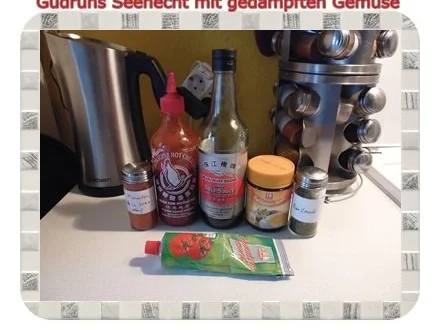 Rezept: Fisch: Seehecht mit gedämpften Gemüse und Tomatensoße Bild Nr. 7 Fisch: Seehecht mit gedämpften Gemüse und Tomatensoße - Rezept - Bild Nr. 7