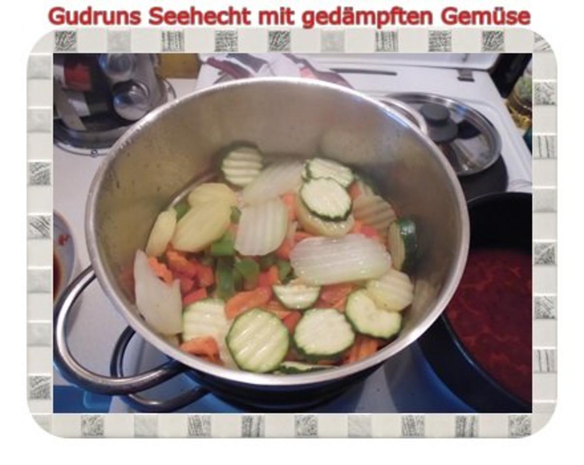 Fisch: Seehecht mit gedämpften Gemüse und Tomatensoße - Rezept - Bild Nr. 8