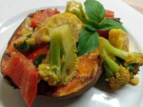 Thai-Curry mit gebackener Süßkartoffel - Rezept