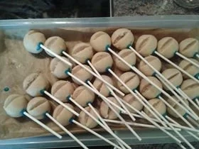 Cake Pops - Lemon Curd- im Krümelmonsterdesign - für Kinderfest - Rezept - Bild Nr. 5