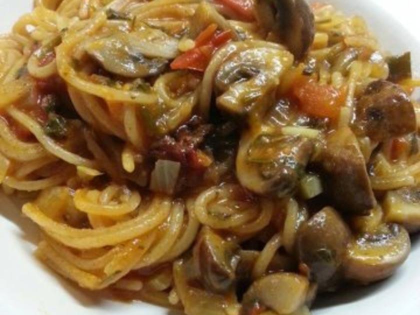 One Pot Pasta mit Champignons - einfach - von schneckenkind08 One Pot Pasta mit Champignons - einfach - von schneckenkind08