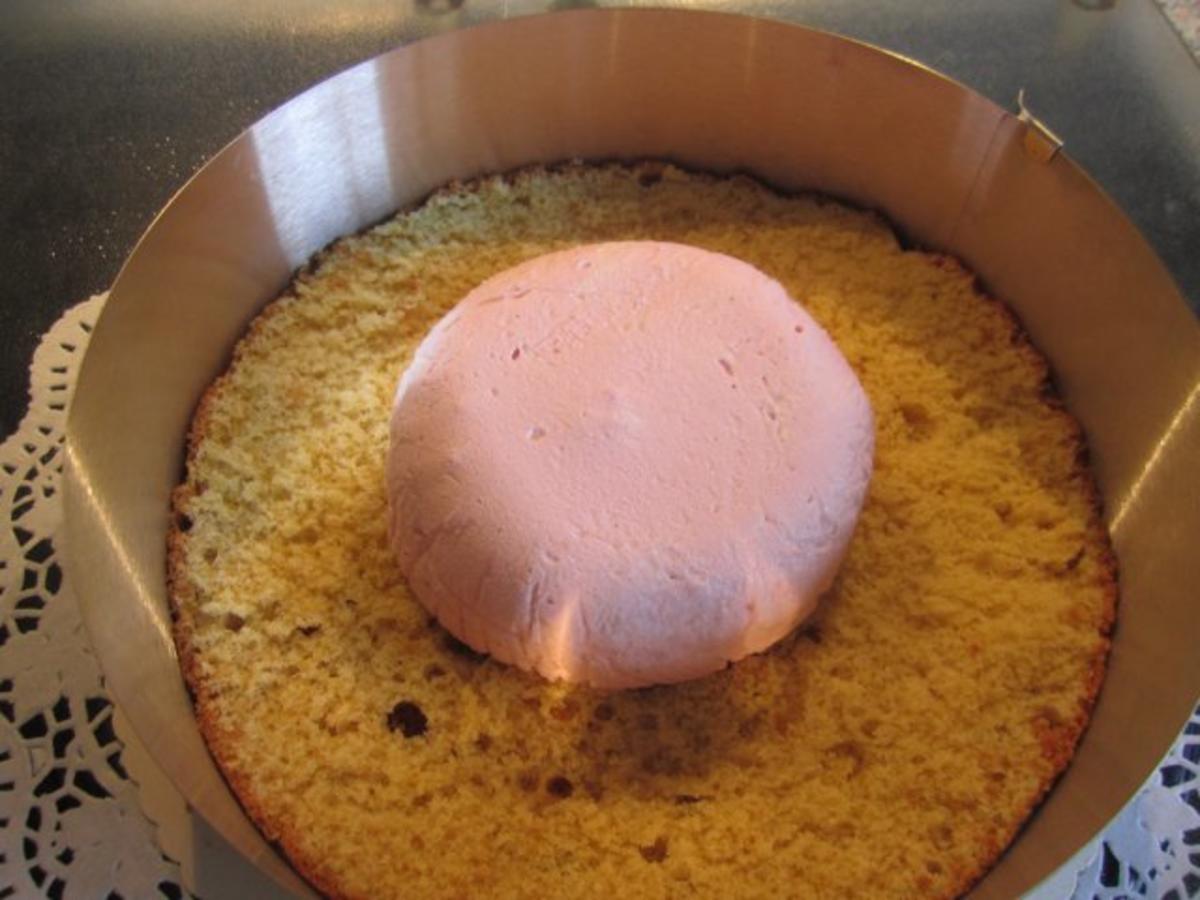 Erdbeer- Überraschungs - Torte - Rezept - Bild Nr. 9