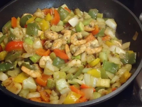 Rezept: Gemüse-Pfanne mit Scampis Gemüse-Pfanne mit Scampis - Rezept