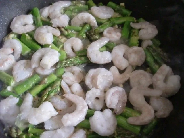 Rezept: Garnelen mit grünem Spargel Bild Nr. 4 Garnelen mit grünem Spargel - Rezept - Bild Nr. 4