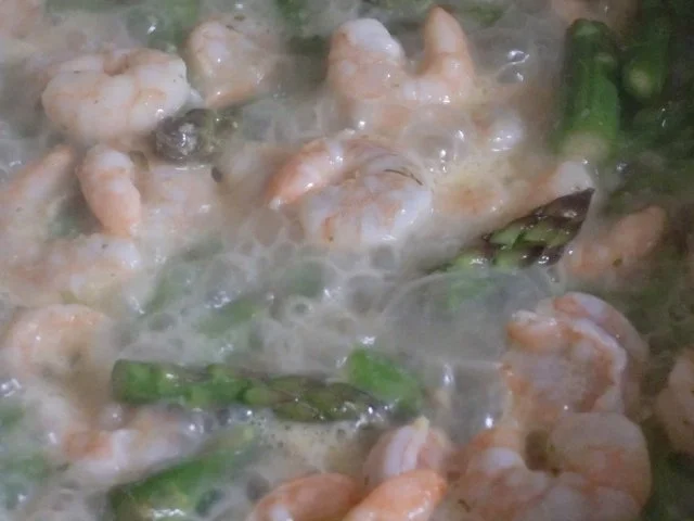 Rezept: Garnelen mit grünem Spargel Bild Nr. 5 Garnelen mit grünem Spargel - Rezept - Bild Nr. 5