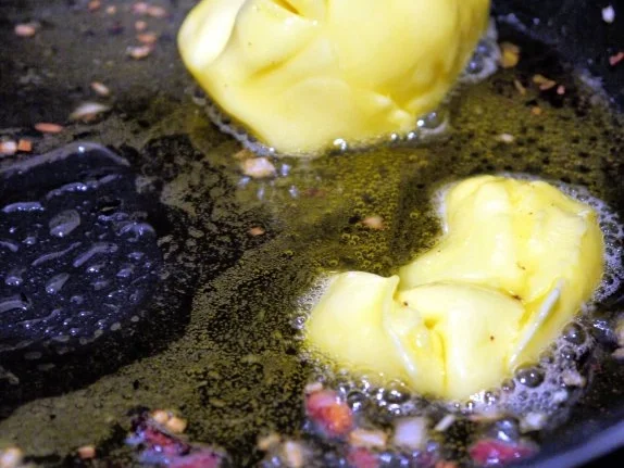 Scholle Finkenwerder Art, Minzgurken, Knusperkartoffeln - Rezept - Bild Nr. 17