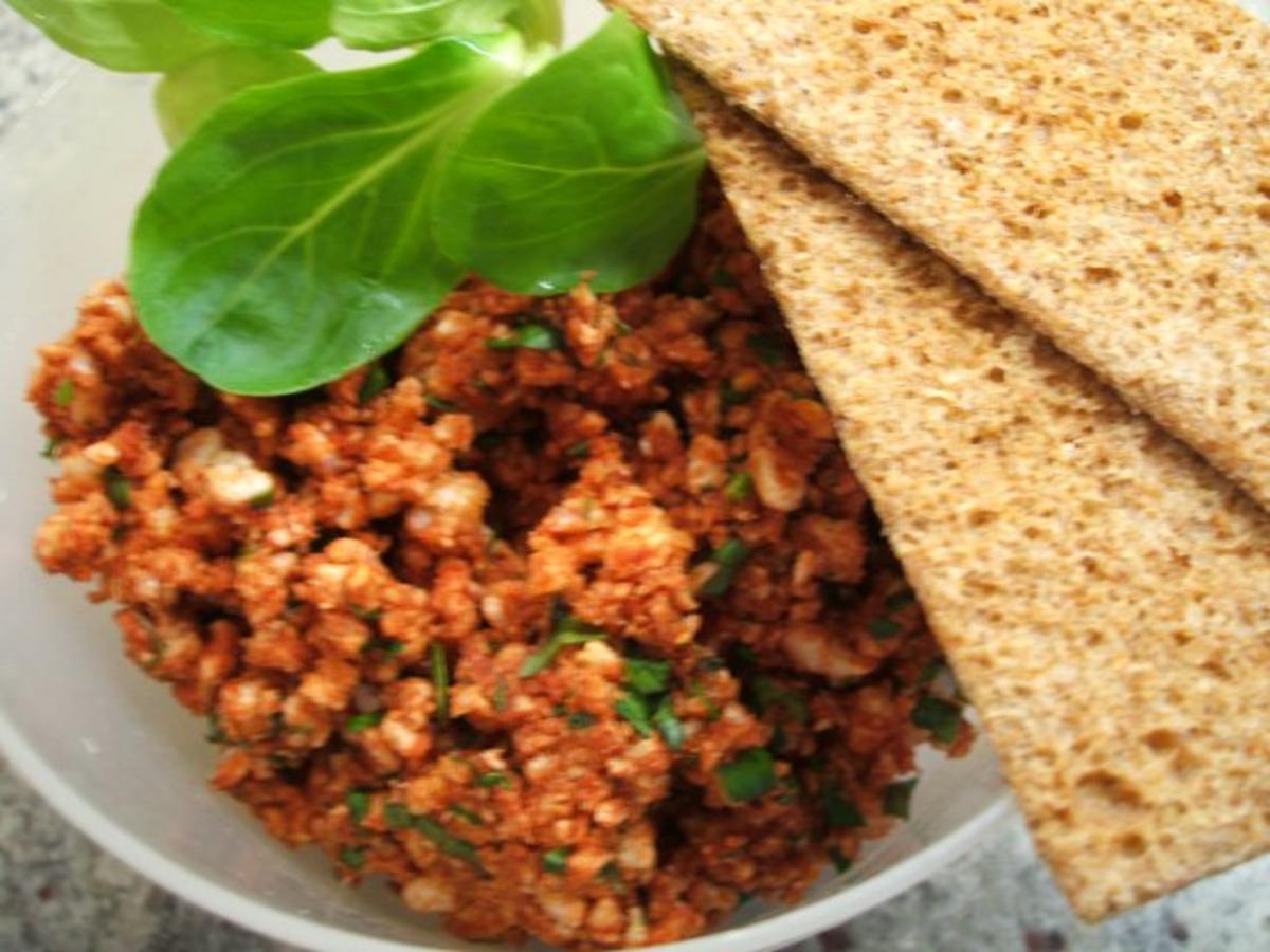 Brotaufstrich: Kräuter-Knoblauch-Mett (?) - Rezept - kochbar.de Brotaufstrich: Kräuter-Knoblauch-Mett (?) - Rezept - kochbar.de