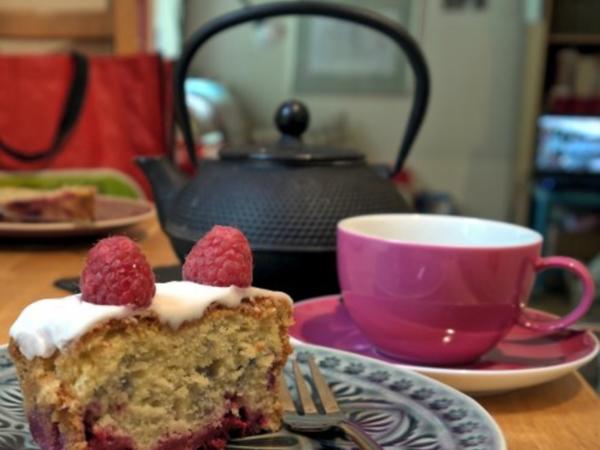 Créme Fraiche Kuchen mit Himbeeren - einfach - 278 kcal/100g