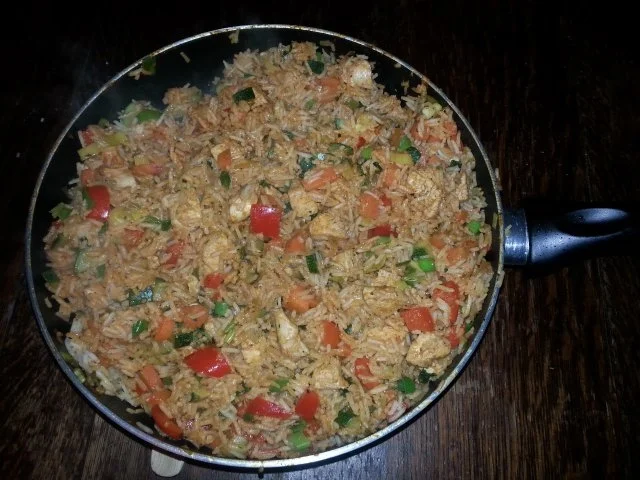 Rezept: Scharfe Hähnchen-Reis-Pfanne Scharfe Hähnchen-Reis-Pfanne - Rezept