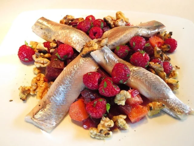 Rezept: Fruchtige Rote Bete mit Matjes Fruchtige Rote Bete mit Matjes - Rezept