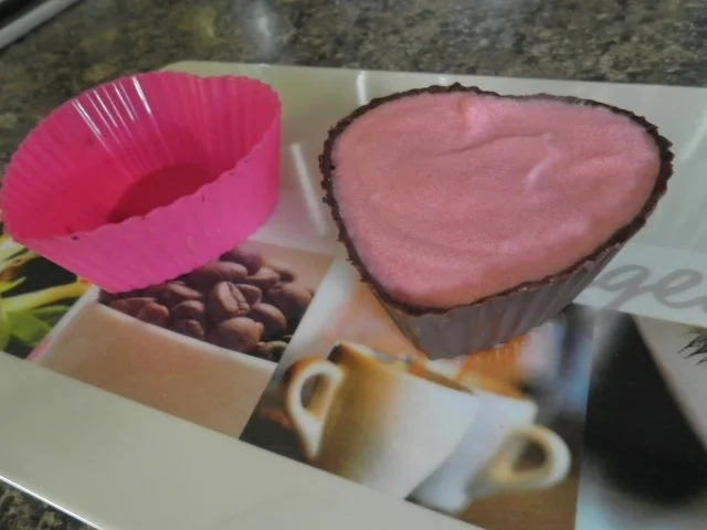 Rezept: Schokoladen - Herzen mit Himbeer - Mousse - Füllung ... Bild Nr. 7 Schokoladen - Herzen mit Himbeer - Mousse - Füllung ... - Rezept - Bild Nr. 7